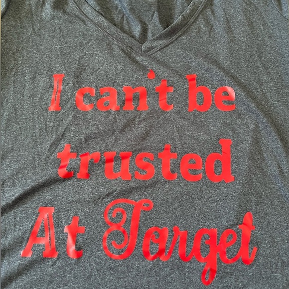 Graphic T-shirt - Picture 2 of 3